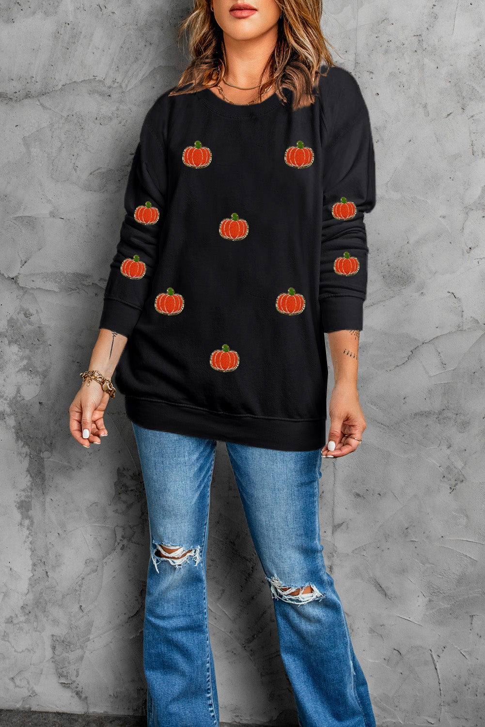 Small Pumpkin Round Neck Long Sleeve Sweatshirt